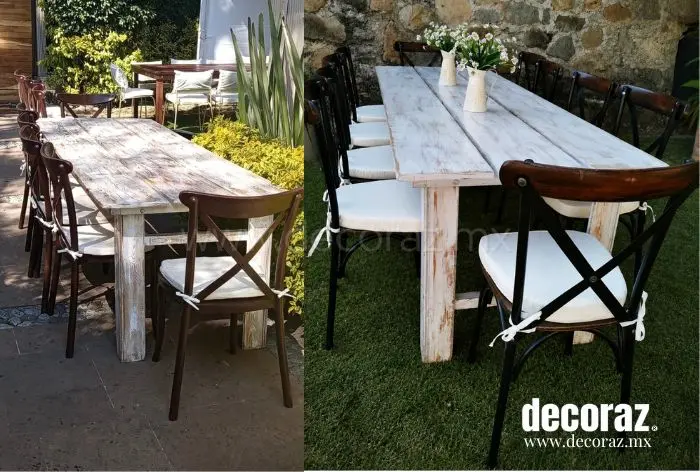Mesa vintage deslavada con sillas crossback para boda rústica elegante